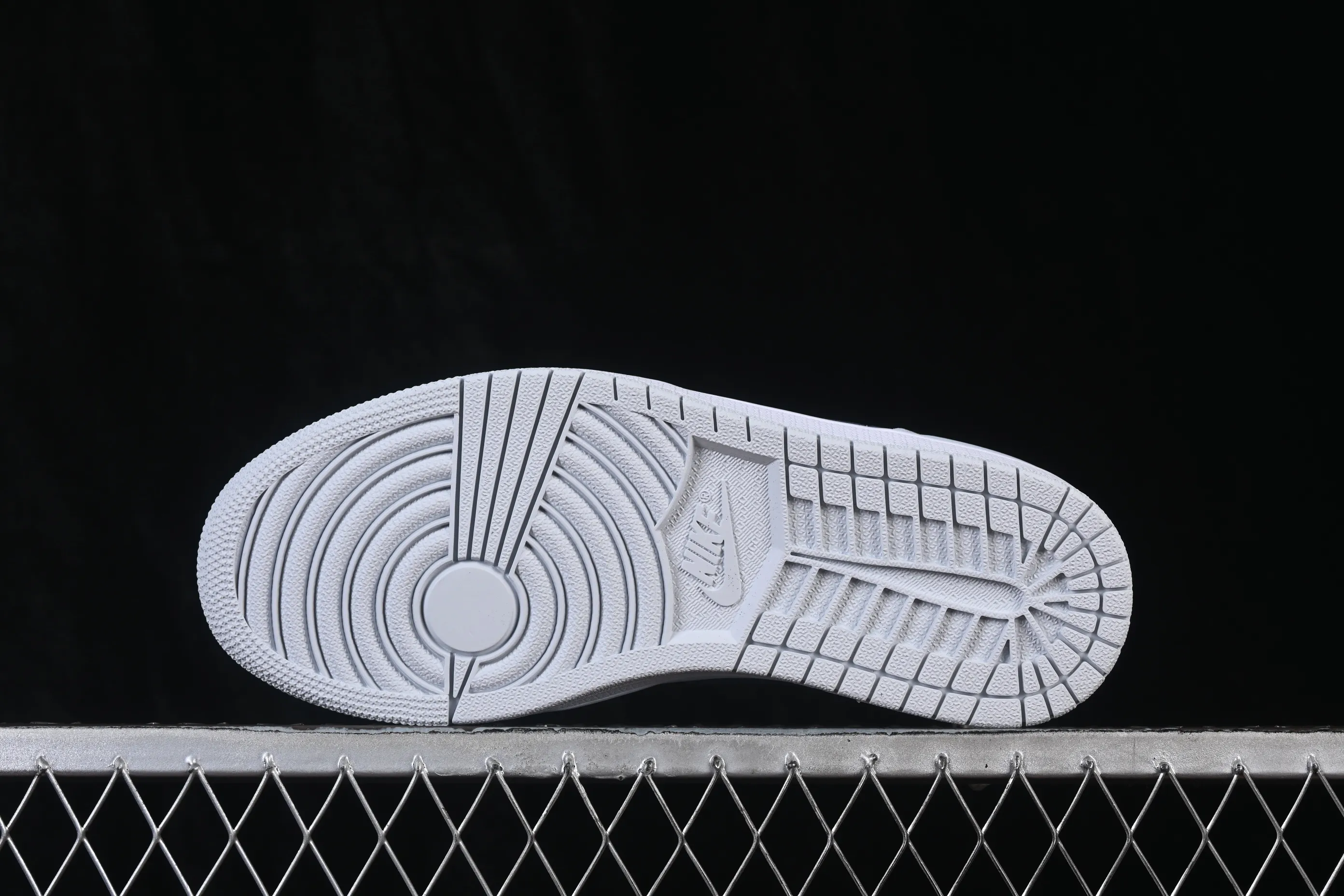 All categories Air Jordan Jordan series basketball shoes Air Jordan 1 Low Air Jordan 1 Low AJ1 Joe 1 white gray blue hook low-top retro cultural basketball shoes 553558-400
